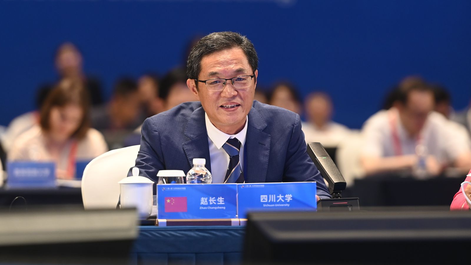 1749778862587067.jpg 8四川大學副校長趙長生_副本.jpg