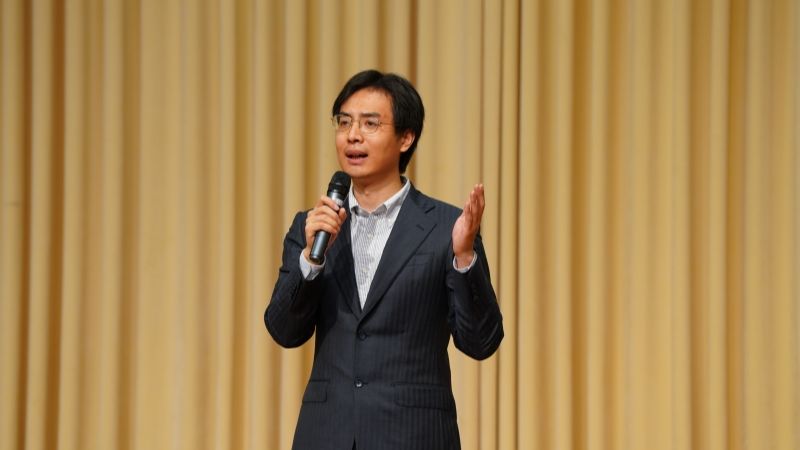 5 新華社國際部記者高文成_副本.jpg