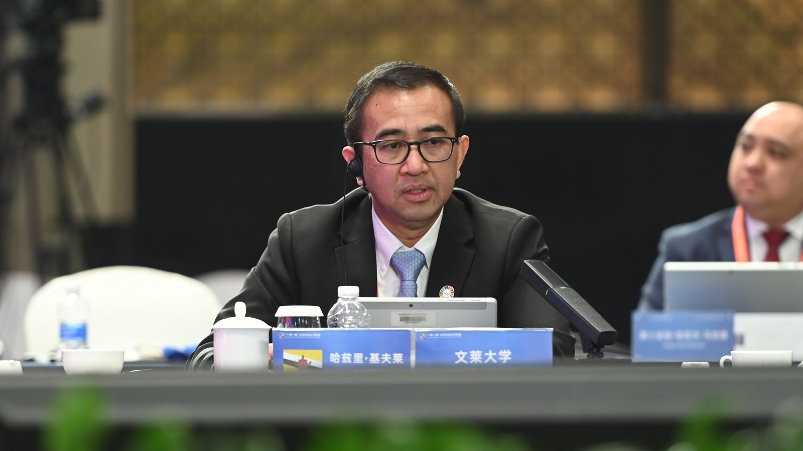 1749779103382501.jpg 13文萊大學校長哈茲里·基夫萊_副本.jpg