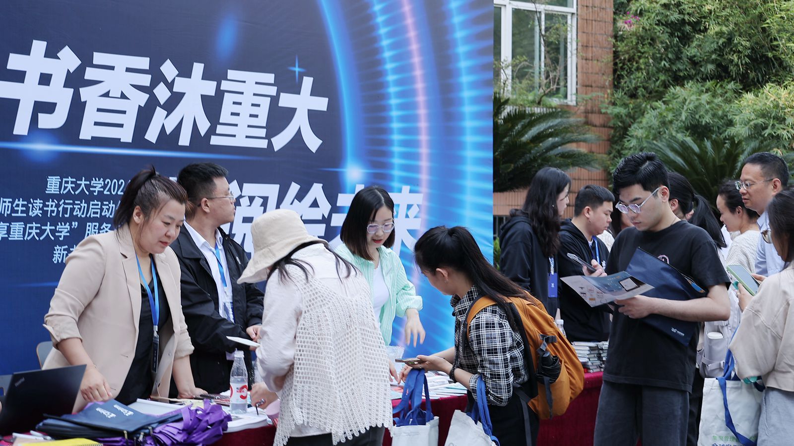 1713929387540346.jpg 智慧閱讀面對面1_副本.jpg