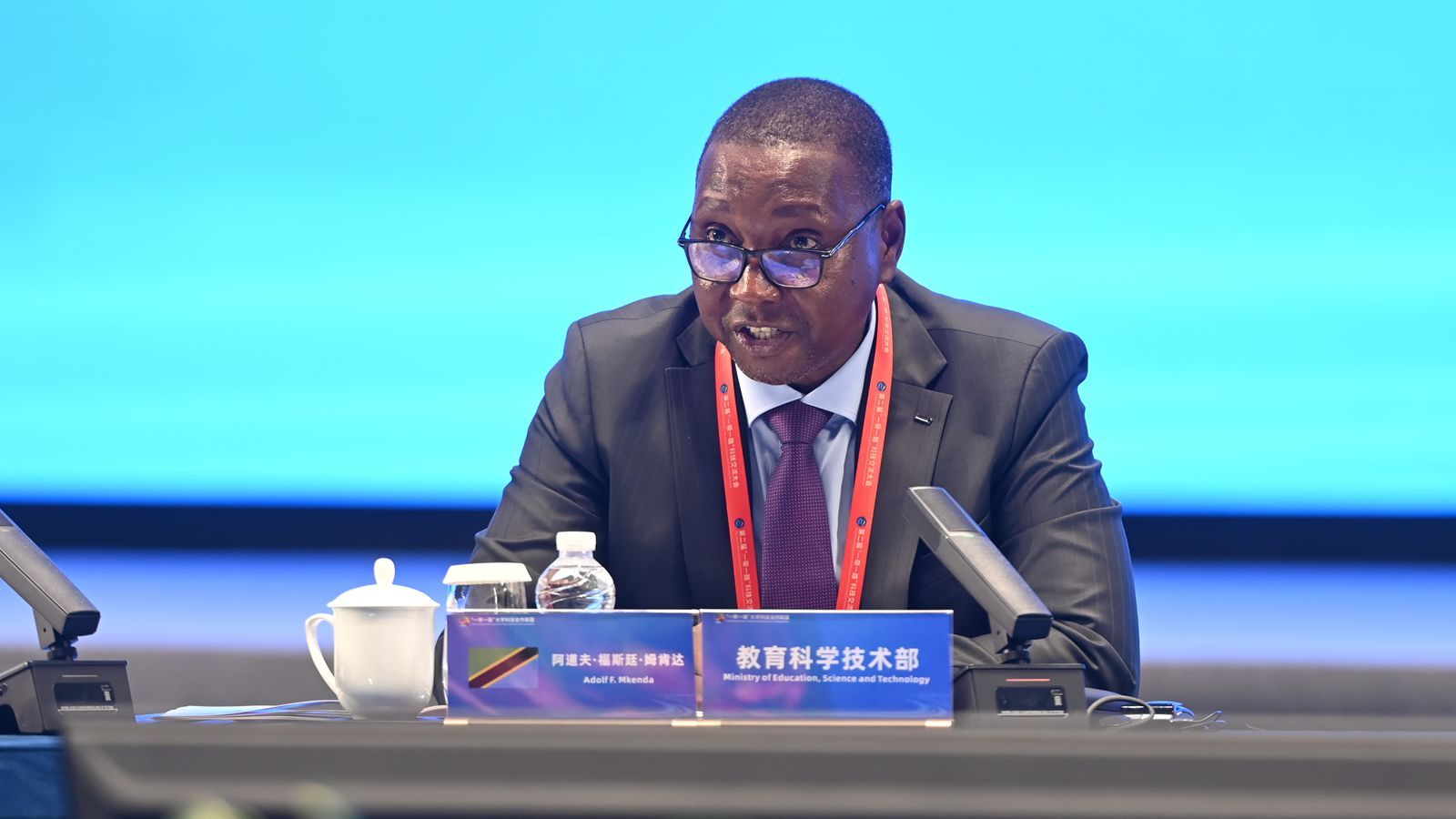 1749778698482662.jpg 4坦桑尼亞教育科學技術部部長阿道夫·福斯廷·姆肯達_副本.jpg